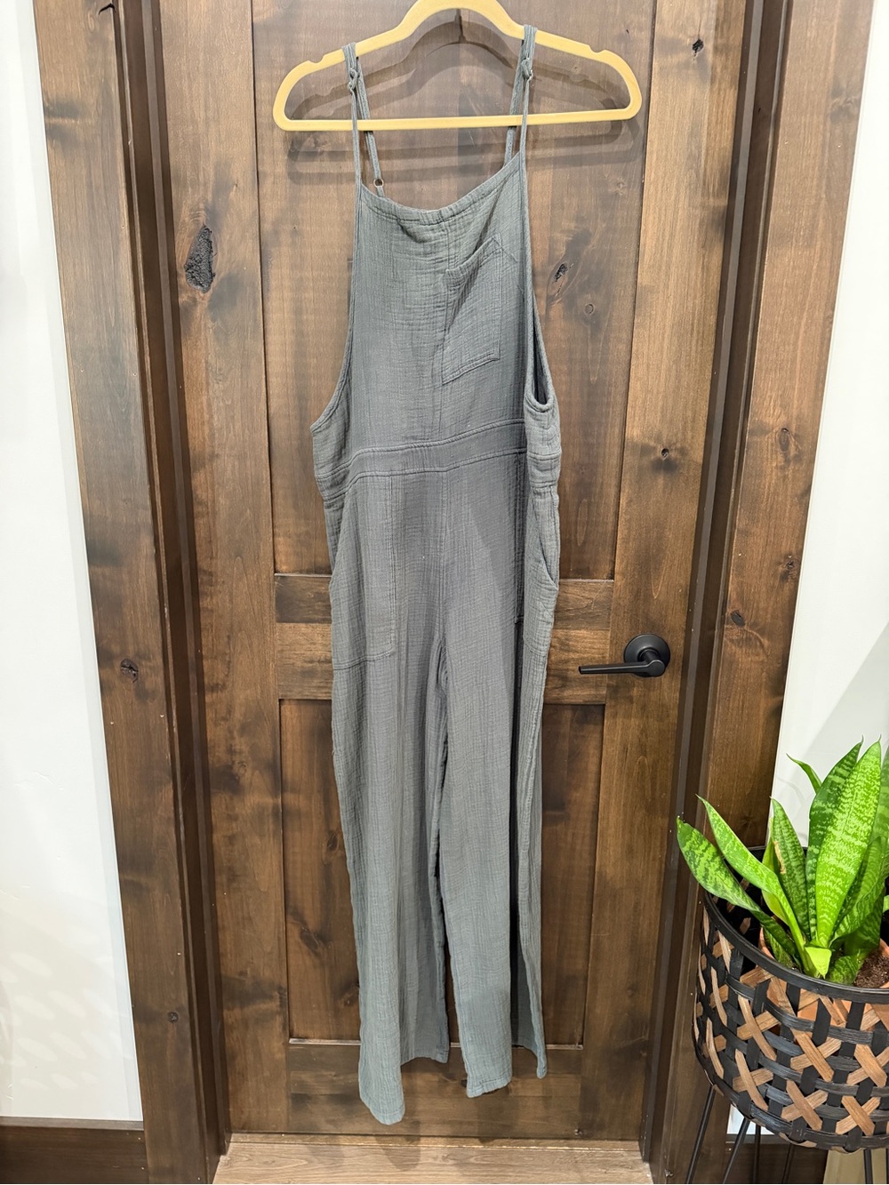 Women's Green Linen-Blend Wide-Leg Jumpsuit
